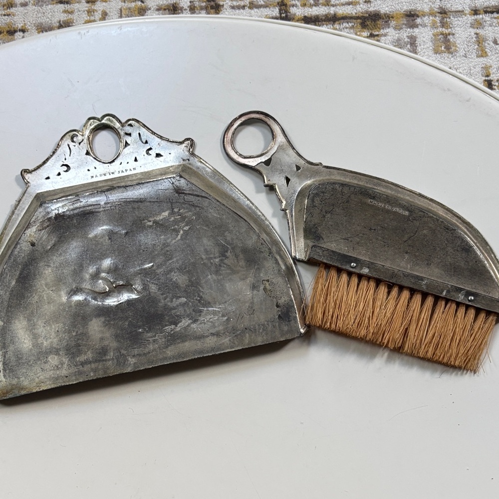 Vintage table crumb catcher equestrian horse riding Silver Dustpan and Brush Set - Picture 6 of 9